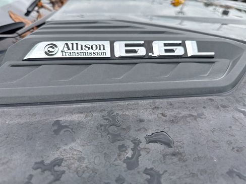 Used 2024 Chevrolet Silverado 2500 ZR2 w/ Technology Package image 10