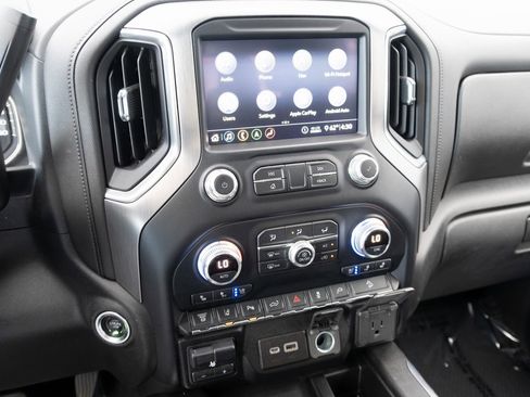 Used 2020 GMC Sierra 3500 Denali image 3