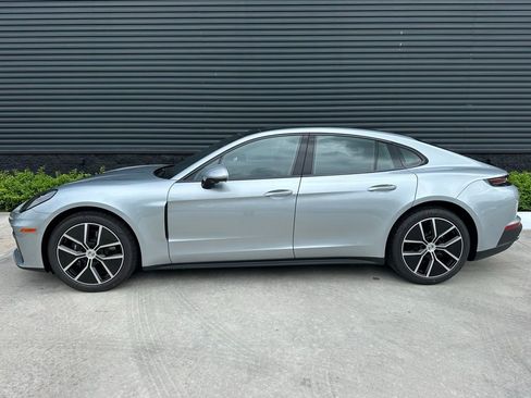 Used 2025 Porsche Panamera RWD image 2