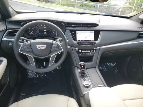 Certified 2026 Cadillac XT5 Sportv AWD/4WD image 17