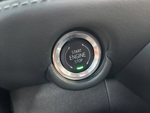 Used 2025 Chevrolet Suburban LS RWD image 8