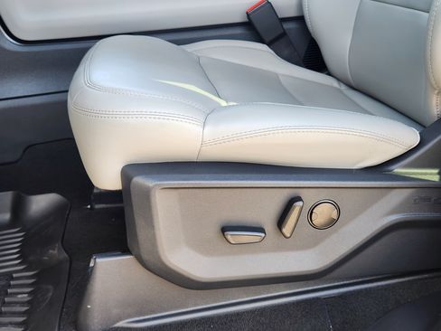 New 2026 Ford Expedition Active RWD image 18