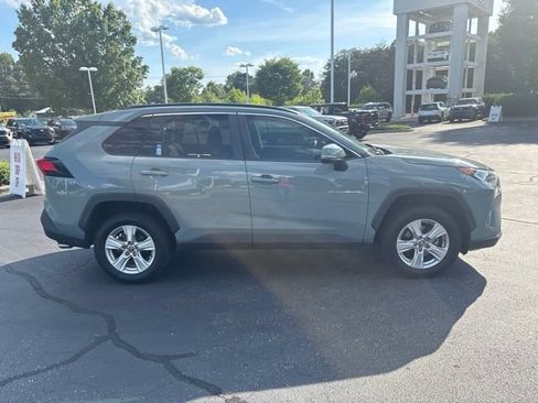 Used 2021 Toyota RAV4 XLE w/ Convenience Package FWD image 7