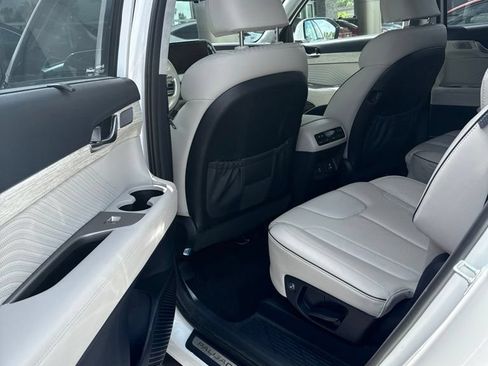 Used 2023 Hyundai Palisade Calligraphy w/ Cargo Package FWD image 9