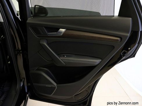 Used 2023 Audi Q5 2.0T Premium Plus w/ Premium Plus Package AWD/4WD image 32