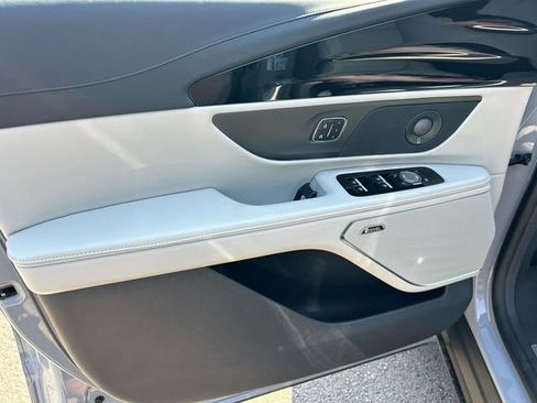 New 2026 Lincoln Nautilus Reserve AWD/4WD image 21
