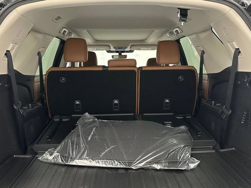 New 2025 Nissan Pathfinder Platinum w/ Cargo Package image 13