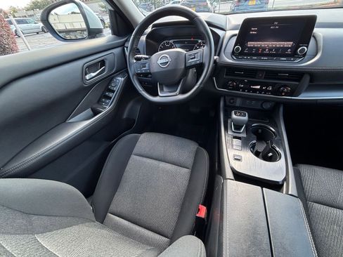 Used 2025 Nissan Rogue SV FWD image 36