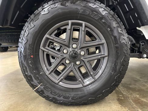 New 2026 Jeep Gladiator Sport image 7