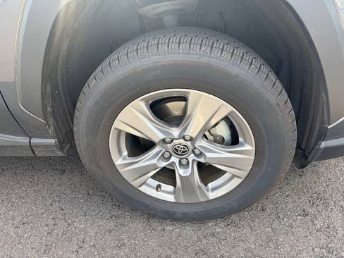 Used 2022 Toyota RAV4 LE AWD/4WD image 25