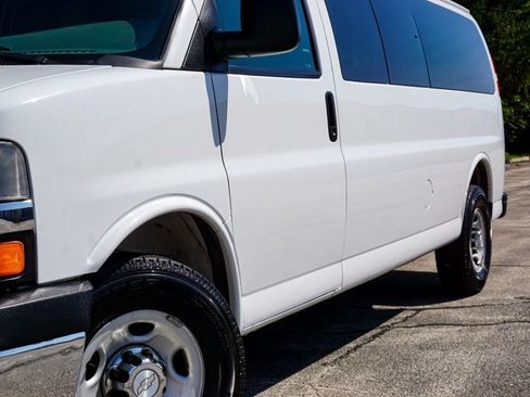 Used 2017 Chevrolet Express 3500 LT w/ LT Preferred Equipment Group RWD image 77