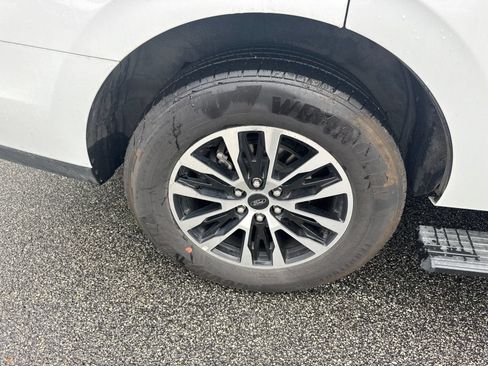 Used 2025 Ford Expedition Platinum AWD/4WD image 17