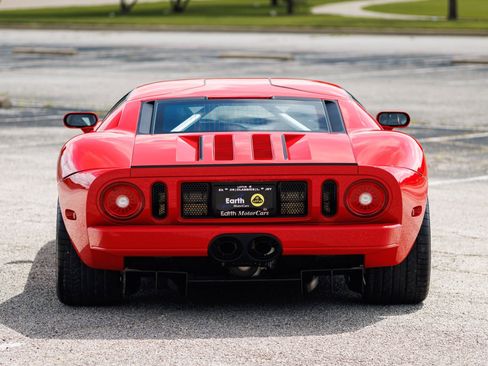 Used 2005 Ford GT RWD image 13