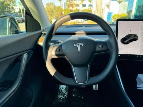 Used 2023 Tesla Model Y Performance AWD/4WD image 26