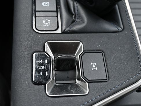 Used 2024 Lexus GX 550 w/ Cold Area Package image 30