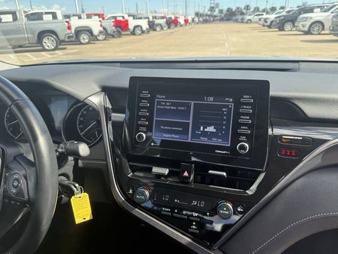 Used 2024 Toyota Camry SE image 44