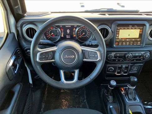 Used 2023 Jeep Wrangler Sahara image 5