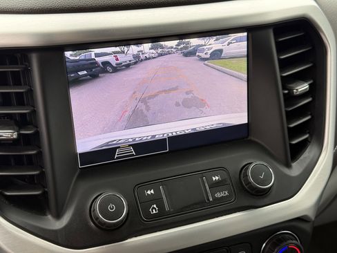 Used 2020 GMC Acadia SLE image 21