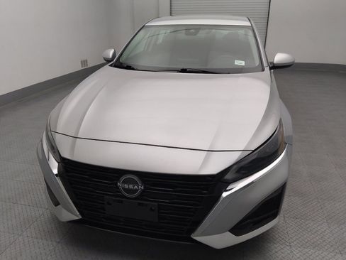 Used 2023 Nissan Altima 2.5 SV AWD/4WD image 15