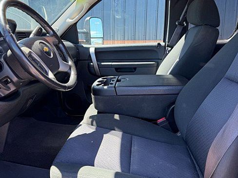 Used 2013 Chevrolet Silverado 2500 LT w/ Interior Plus Package AWD/4WD image 8