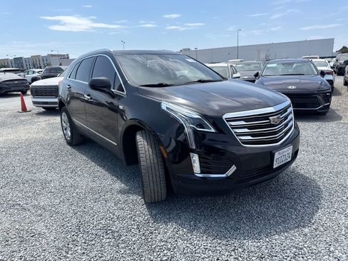 Used 2019 Cadillac XT5 Luxury w/ LPO, Radiant Package FWD image 3