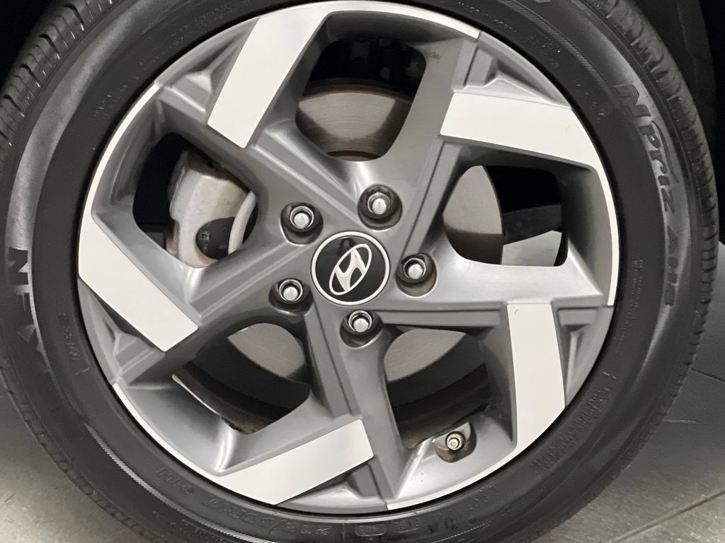 Used 2025 Hyundai Venue SEL FWD image 63