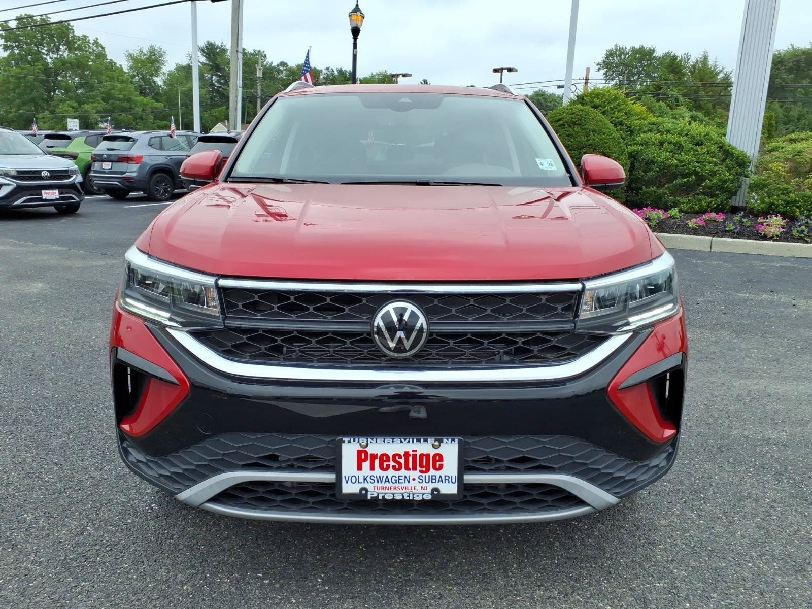 Certified 2023 Volkswagen Taos SE w/ Panoramic Sunroof Package AWD/4WD image 6