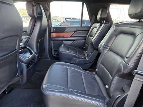Used 2024 Lincoln Navigator Reserve image 17