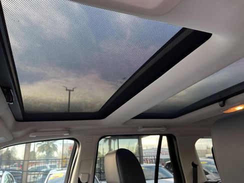 Used 2013 Land Rover LR2 HSE AWD/4WD image 22