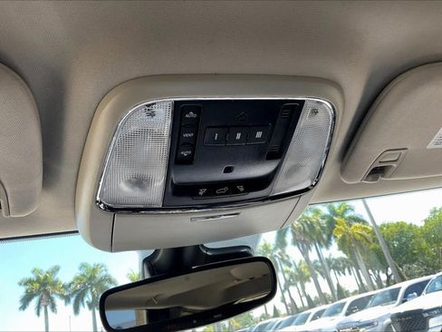 Used 2017 Dodge Durango Citadel w/ Technology Group RWD image 25