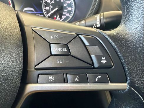 Used 2025 Nissan Sentra SV FWD image 18