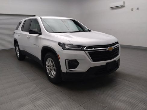 Used 2023 Chevrolet Traverse LS image 13