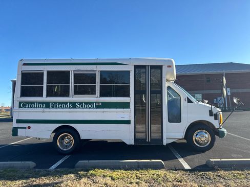 Used 1999 Chevrolet Express 3500 image 3