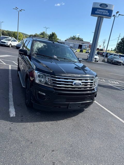 Used 2021 Ford Expedition XLT AWD/4WD image 2