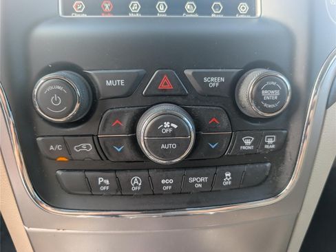 Used 2021 Jeep Grand Cherokee Laredo AWD/4WD image 25