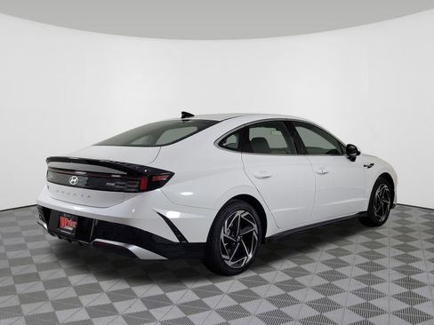 New 2026 Hyundai Sonata SEL FWD image 3