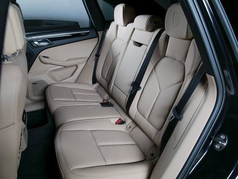 New 2026 Porsche Macan AWD/4WD image 13