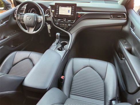 Used 2024 Toyota Camry SE image 23