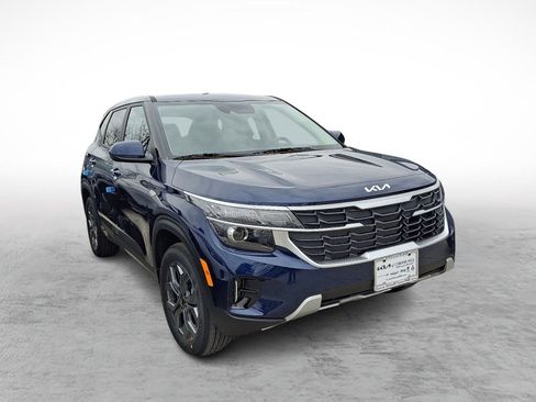 New 2026 Kia Seltos LX image 3