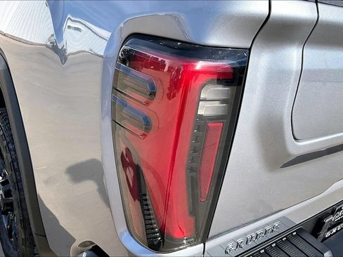 New 2026 GMC Sierra 2500 AT4 w/ AT4 Premium Plus Package AWD/4WD image 30