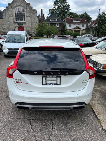 Used 2016 Volvo V60 T5 Cross Country w/ Convenience Package AWD/4WD image 4