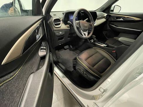 Used 2024 Chevrolet TrailBlazer ACTIV w/ Driver Confidence Package image 18