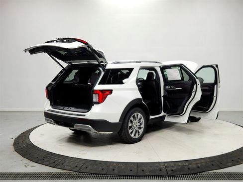 New 2026 Ford Explorer Platinum image 15