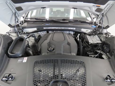 New 2026 Porsche Macan AWD/4WD image 51