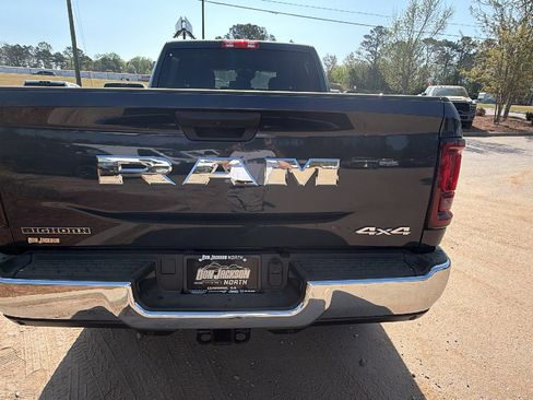 New 2026 RAM 2500 Big Horn AWD/4WD image 9