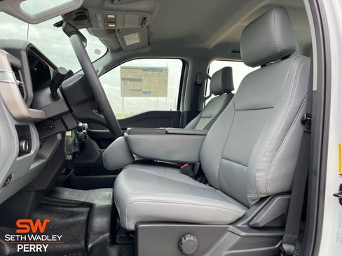 New 2026 Ford F250 XL w/ XL Chrome Package image 9