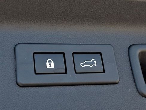 Certified 2025 Subaru Forester Premium image 30