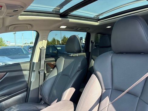 Used 2022 Subaru Ascent Touring w/ Popular Package #2A AWD/4WD image 5
