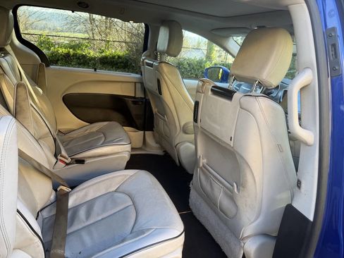 Used 2018 Chrysler Pacifica Limited w/ Advanced Safetytec Group image 19