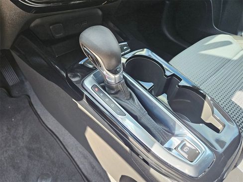 Used 2025 Chevrolet Trax LT w/ LT Convenience Package image 25